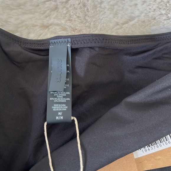 SKIMS Signature Swim Mid Waist Bottom Onyx - Picture 6 of 9